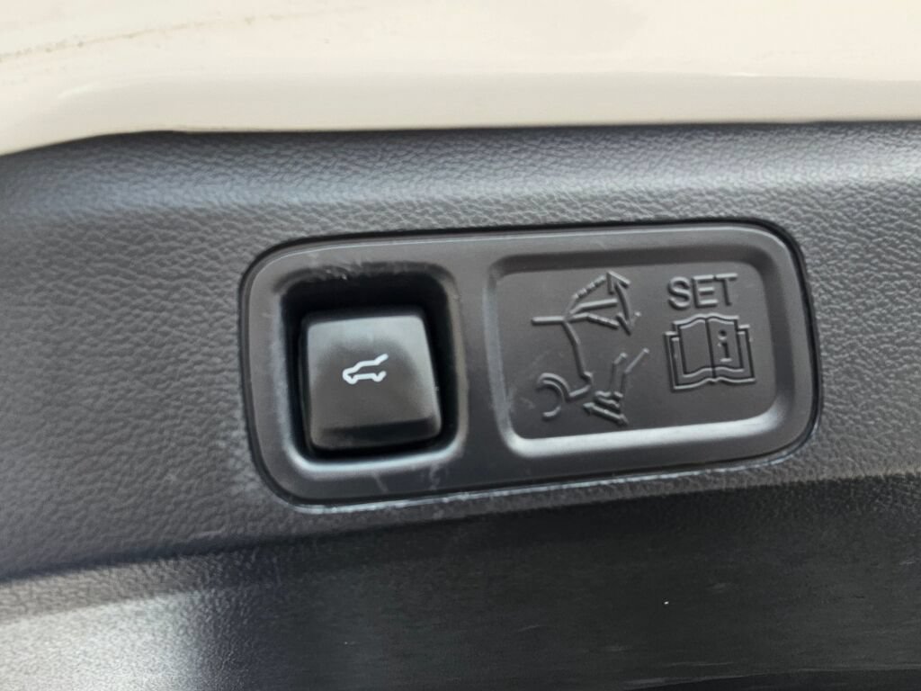 Certified 2023 Ford Expedition Limited AWD/4WD image 18
