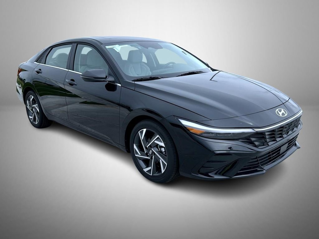 New 2025 Hyundai Elantra Limited image 3