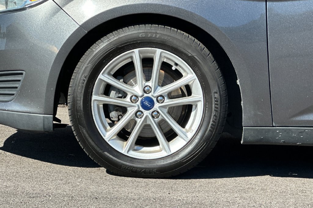 Used 2015 Ford Focus SE FWD image 28