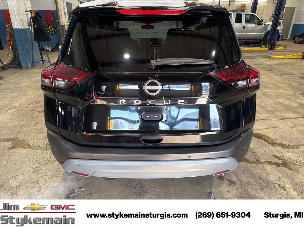 Used 2023 Nissan Rogue S image 5
