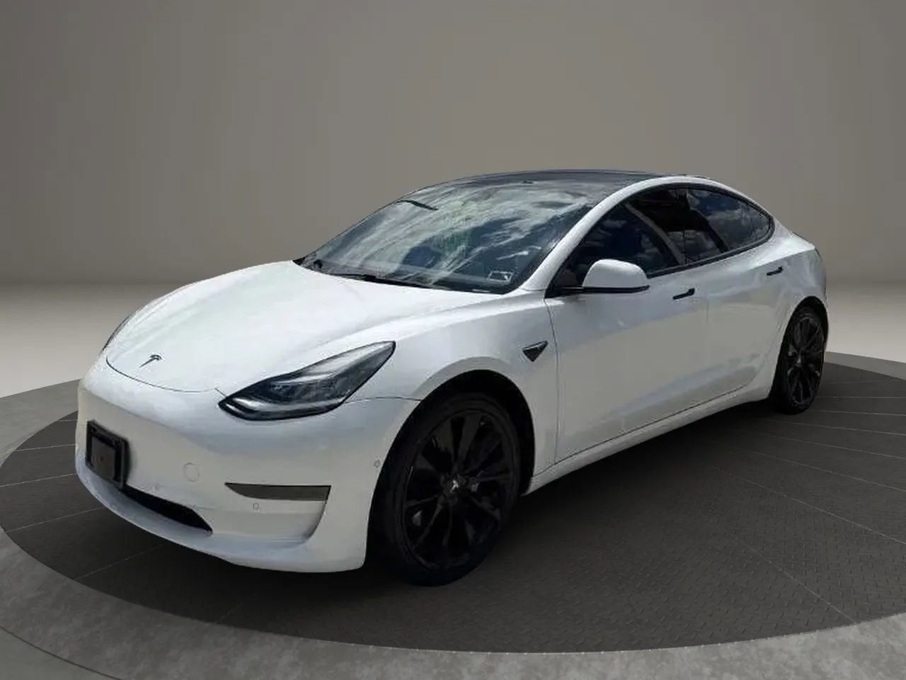 Used 2020 Tesla Model 3 Standard Range Plus RWD image 5