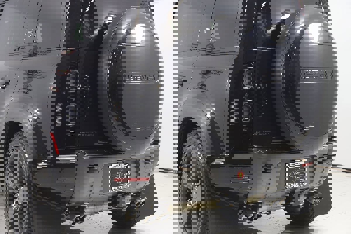 Used 2023 Land Rover Defender 110 V8 image 22