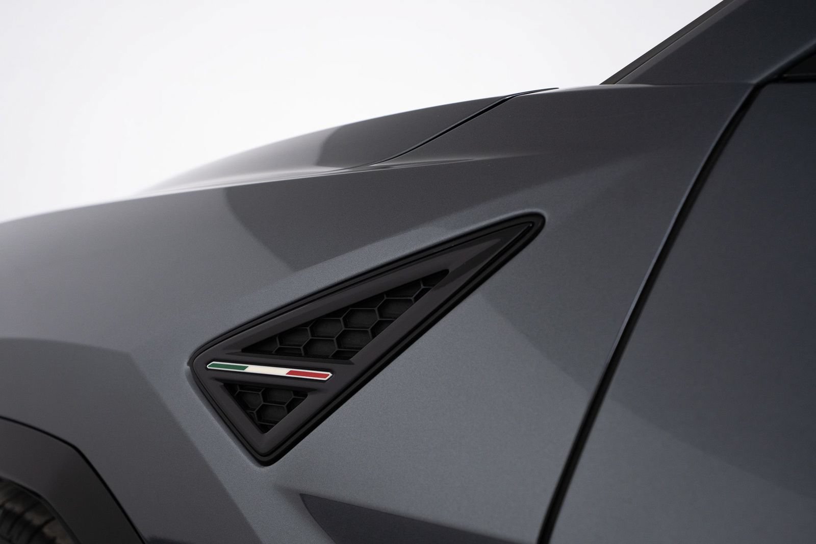 Used 2020 Lamborghini Urus AWD/4WD image 10