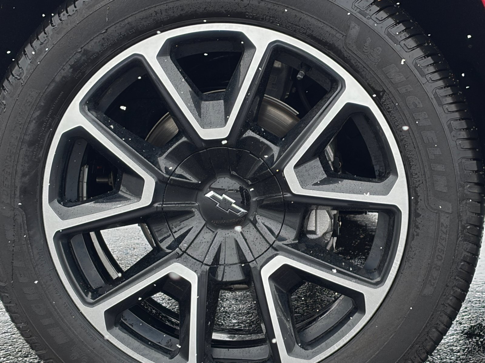 Used 2023 Chevrolet Suburban RST AWD/4WD image 12