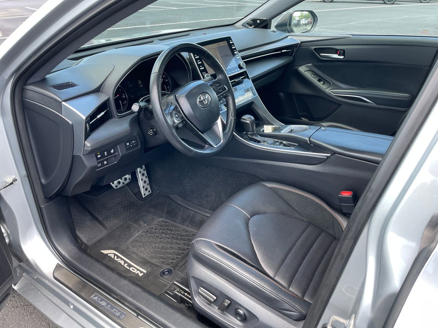 Certified 2019 Toyota Avalon Touring w/ All Weather Liner Package FWD image 12