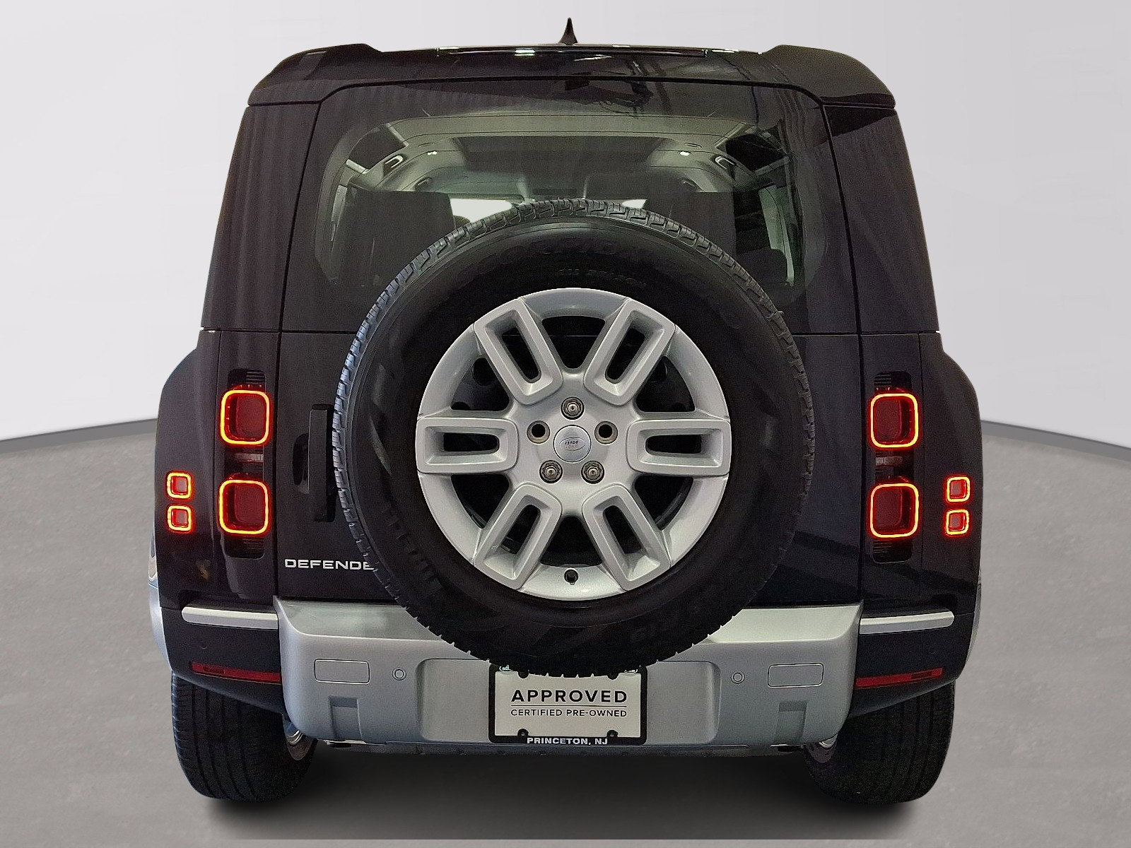 Certified 2025 Land Rover Defender 110 S image 3