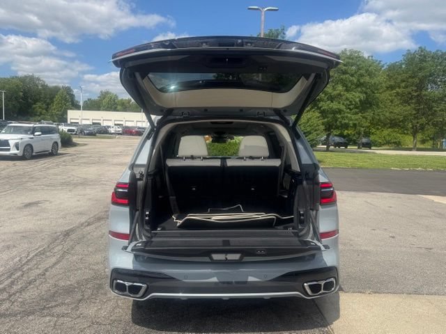 Used 2024 BMW X7 M60i w/ Climate Comfort Package AWD/4WD image 34
