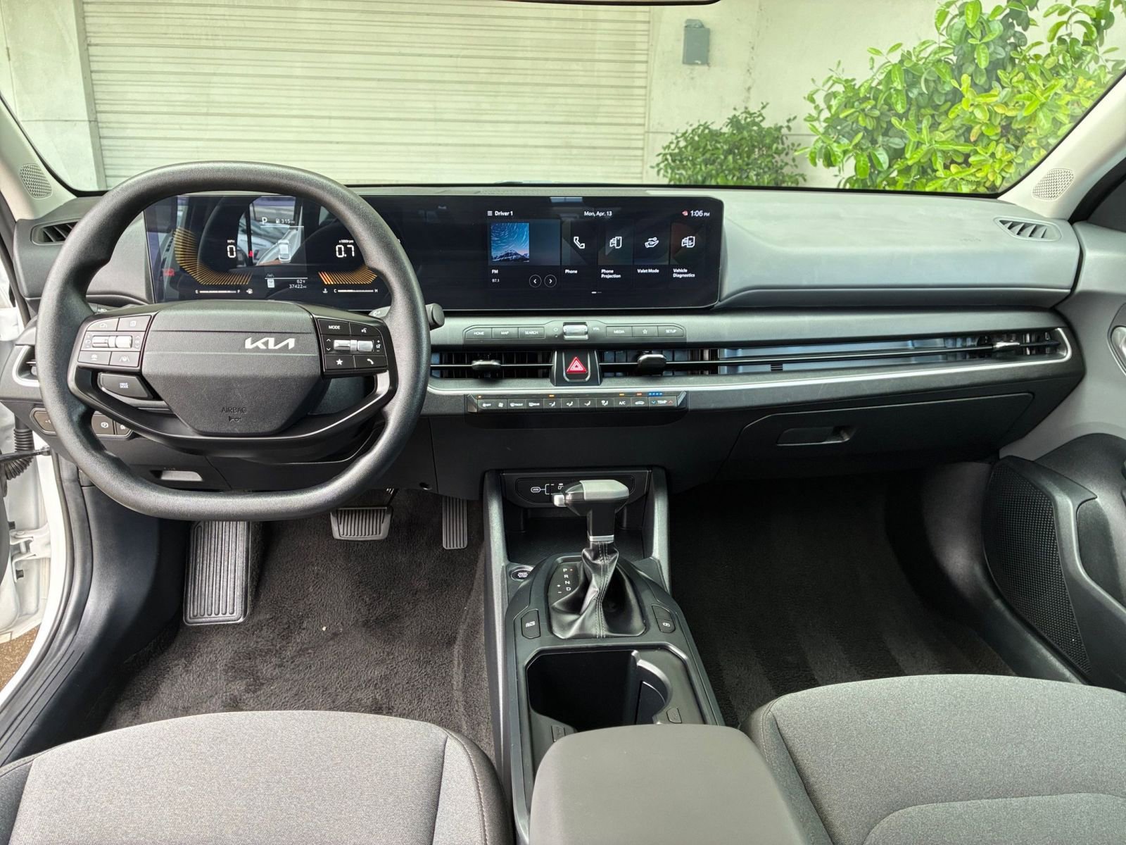 Used 2025 Kia K4 LXS image 33