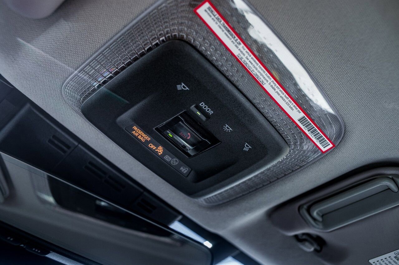 Used 2024 Toyota Prius XLE image 29