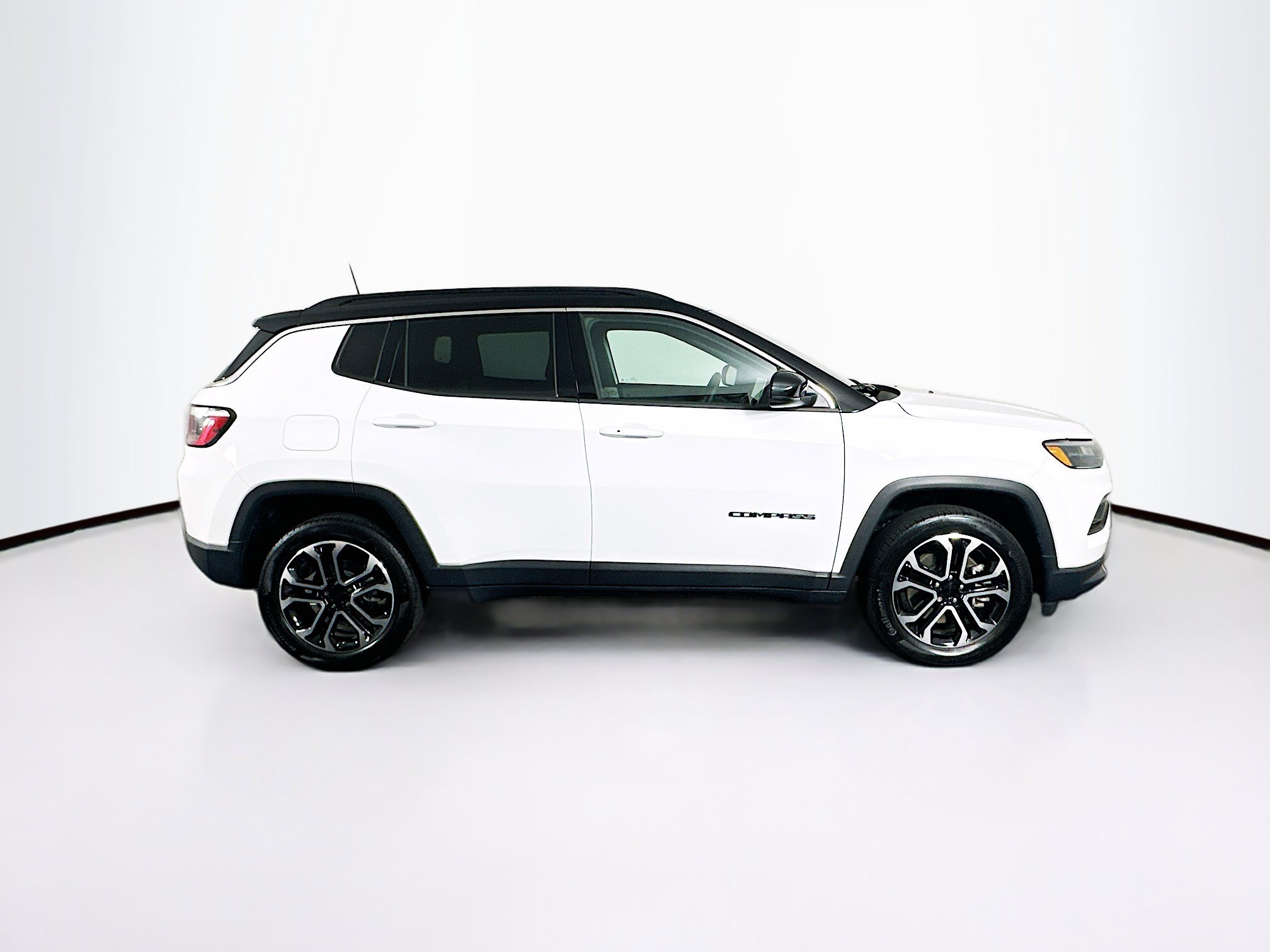 Used 2023 Jeep Compass Limited AWD/4WD image 10