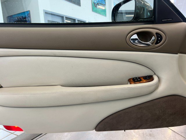 Used 1999 Jaguar XK8 Convertible image 12
