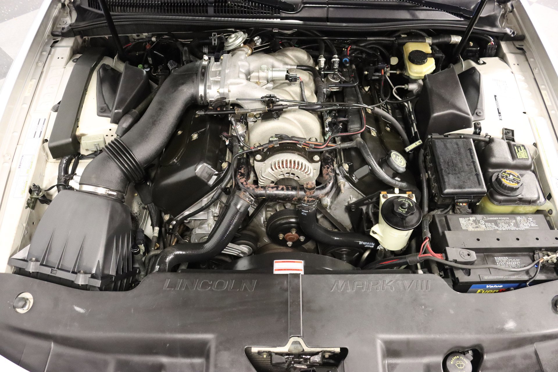 Used 1998 Lincoln Mark VIII RWD image 3