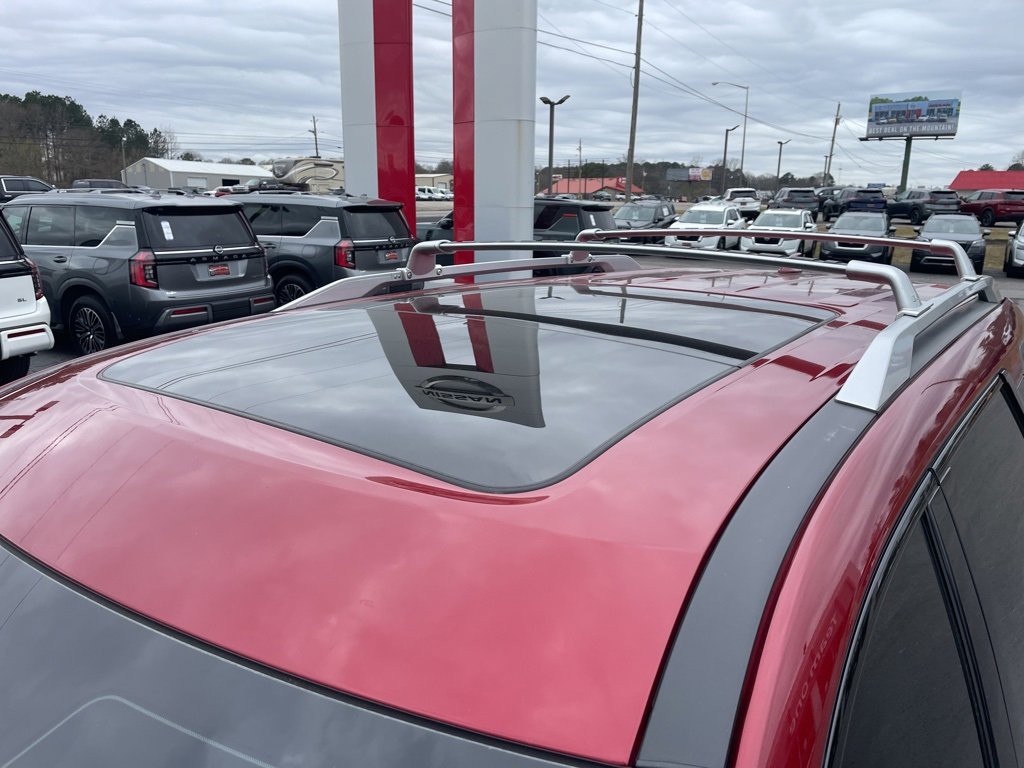 Used 2024 Nissan Pathfinder Platinum image 8