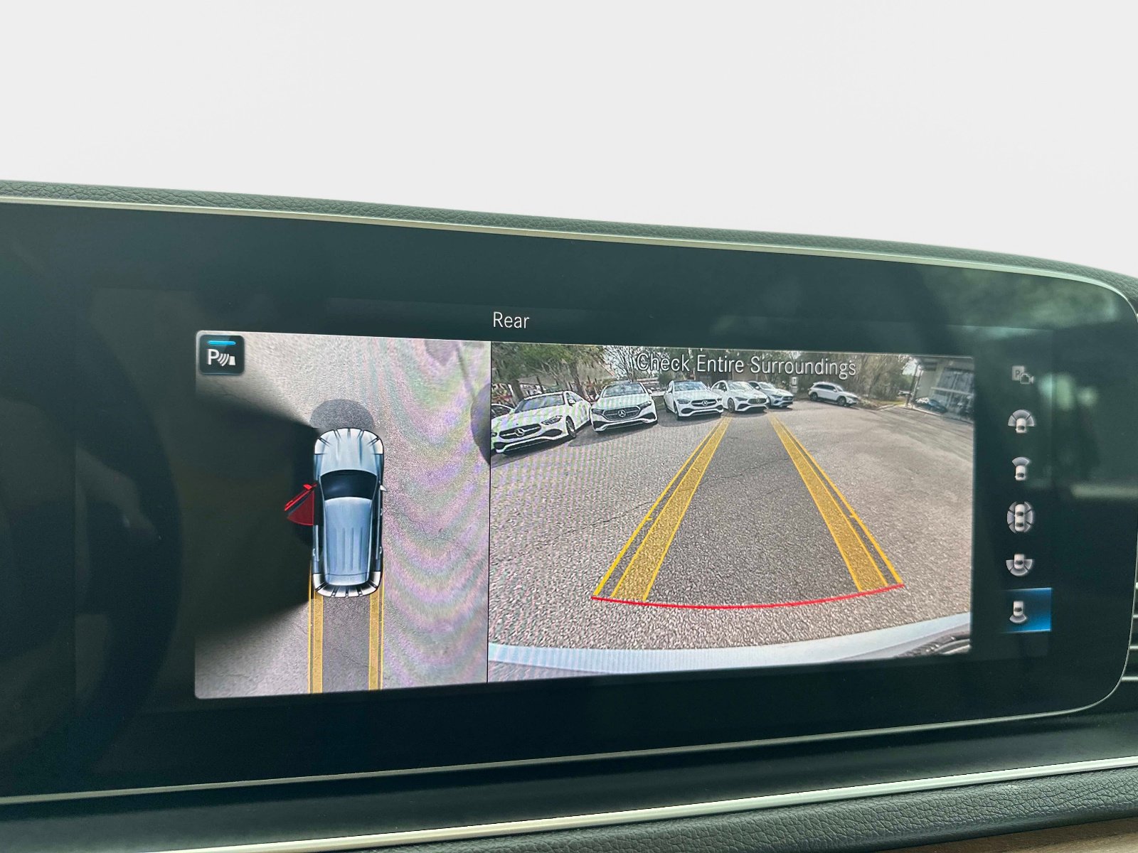 Certified 2022 Mercedes-Benz GLE 350 4MATIC w/ Premium Package image 23