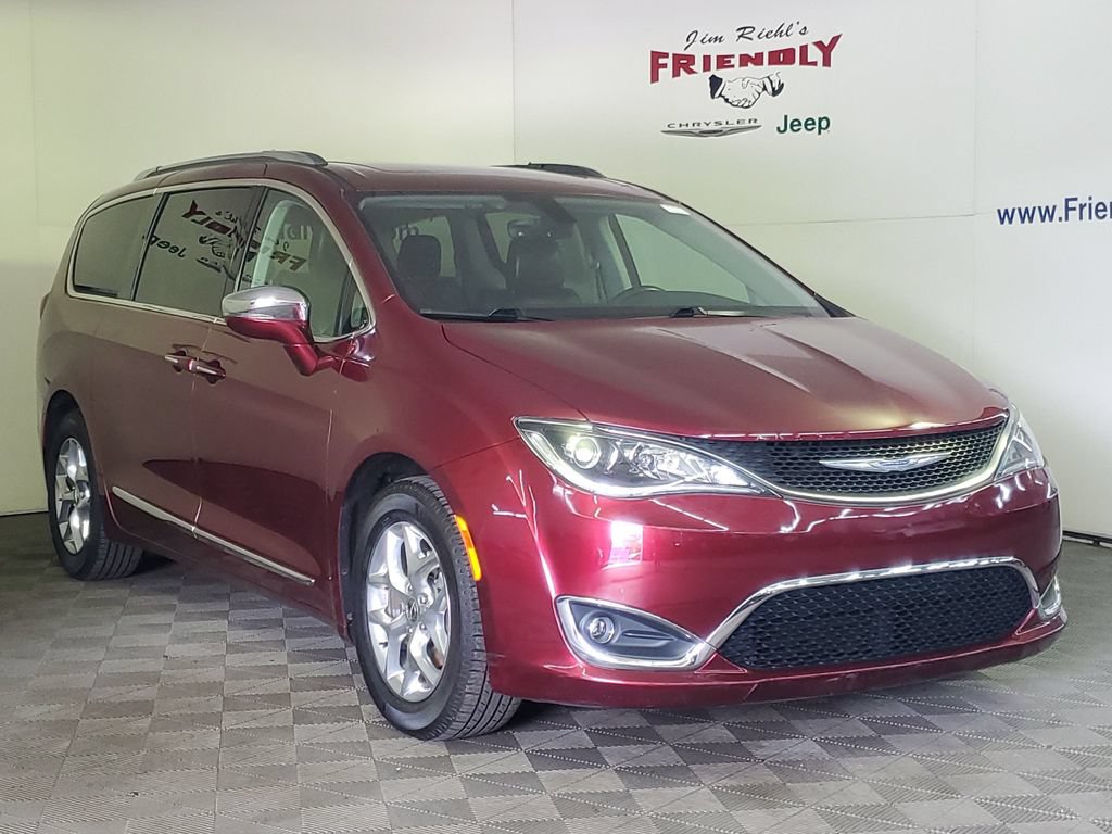 Used 2018 Chrysler Pacifica Limited FWD image 2