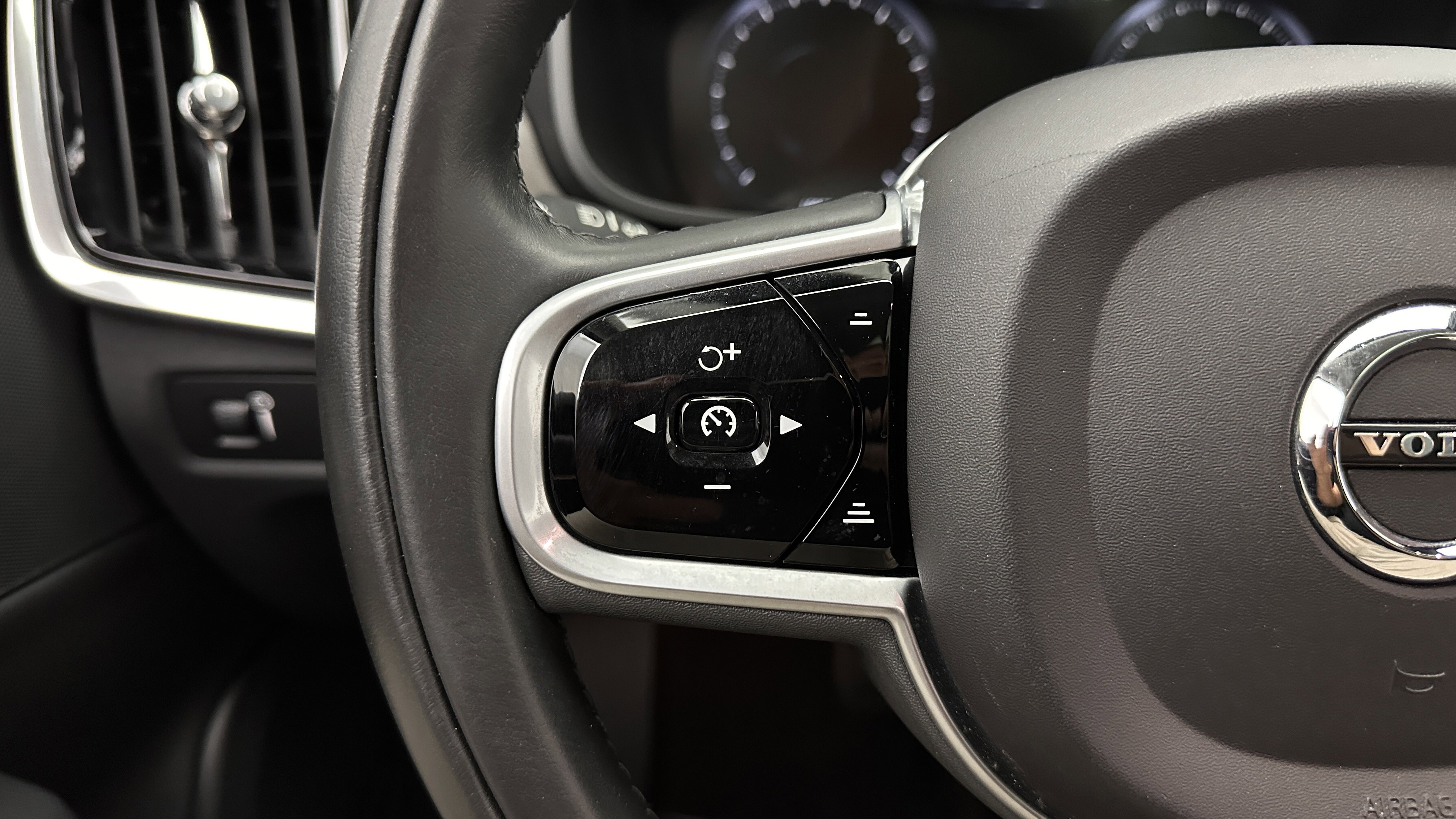 Used 2019 Volvo V90 T6 Cross Country w/ Advanced Package AWD/4WD image 22