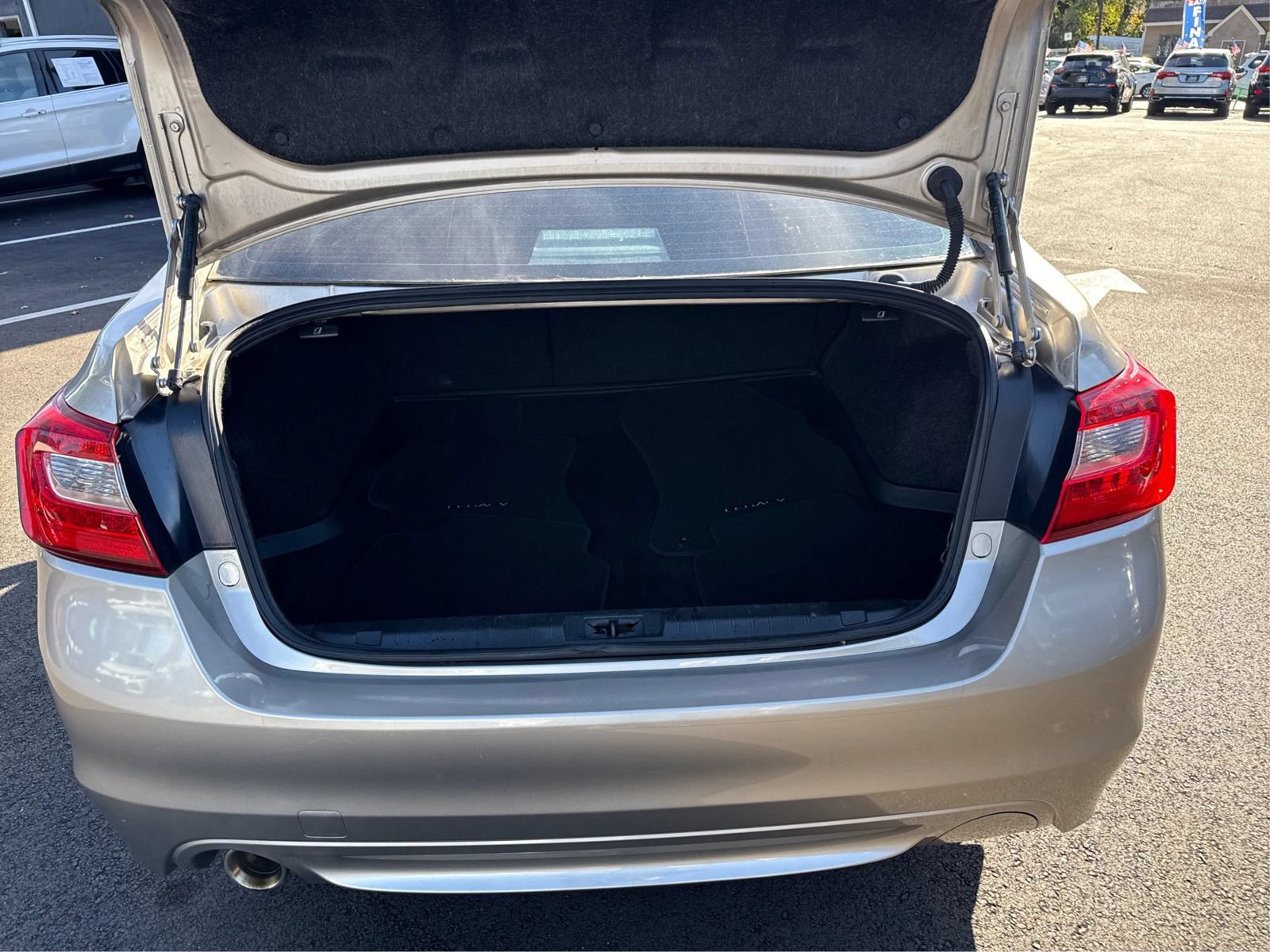 Used 2016 Subaru Legacy 2.5i Limited AWD/4WD image 13