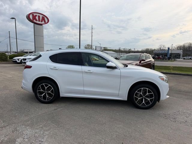 Used 2021 Alfa Romeo Stelvio Ti image 2