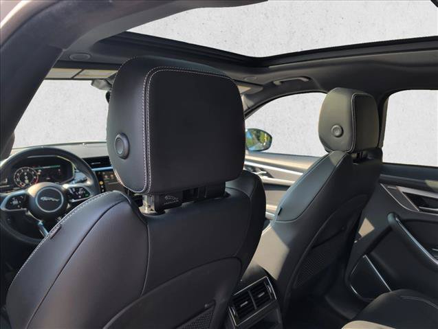 Used 2024 Jaguar F-PACE R-Dynamic S AWD/4WD image 17