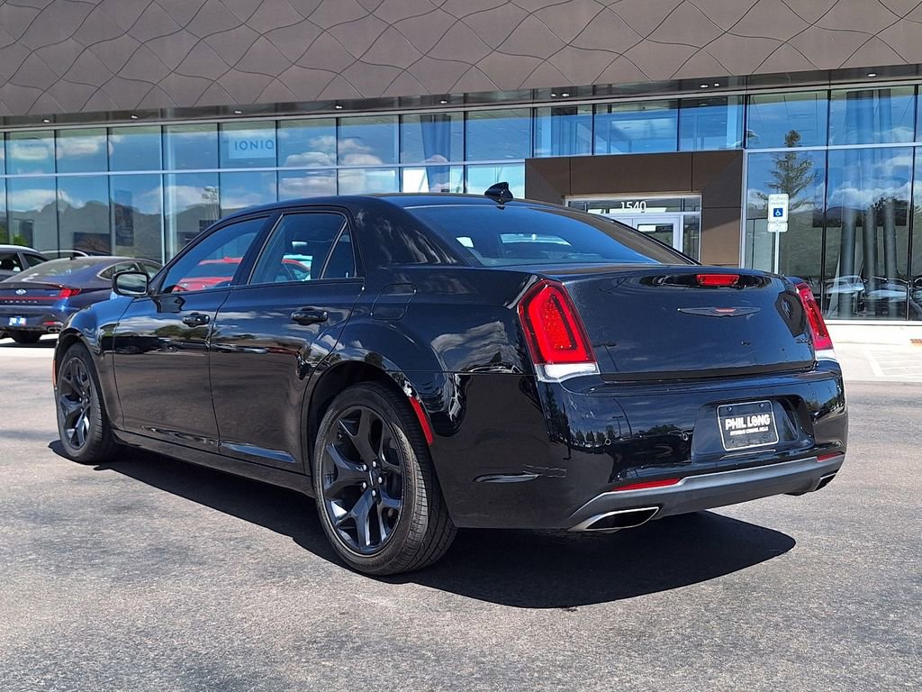 Used 2023 Chrysler 300 S w/ Comfort Group RWD image 5