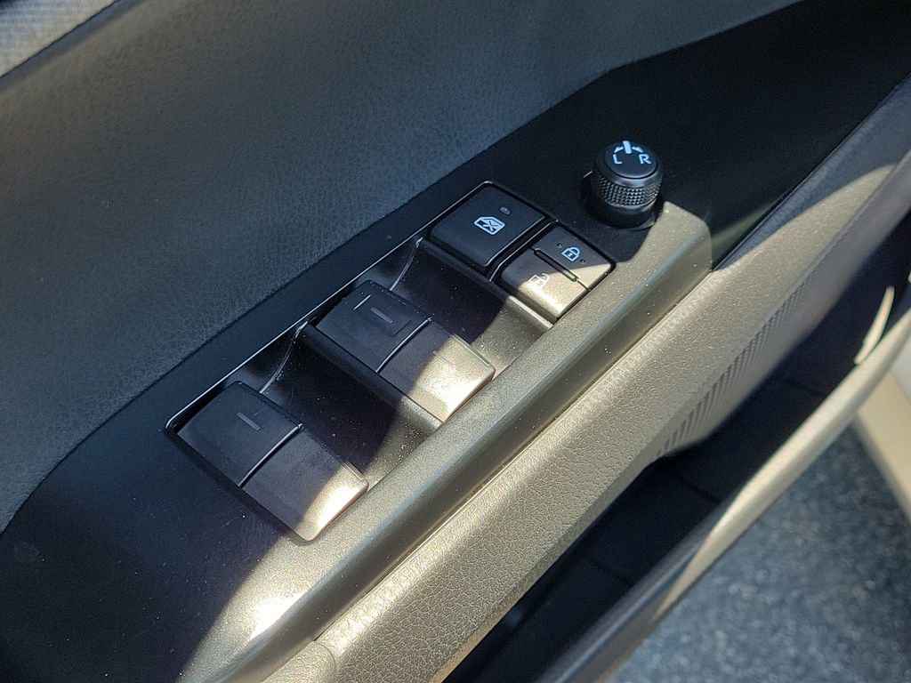 Used 2025 Toyota Camry LE FWD image 18