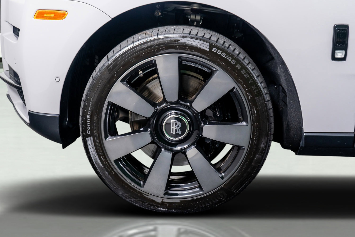 Used 2023 Rolls-Royce Cullinan image 19