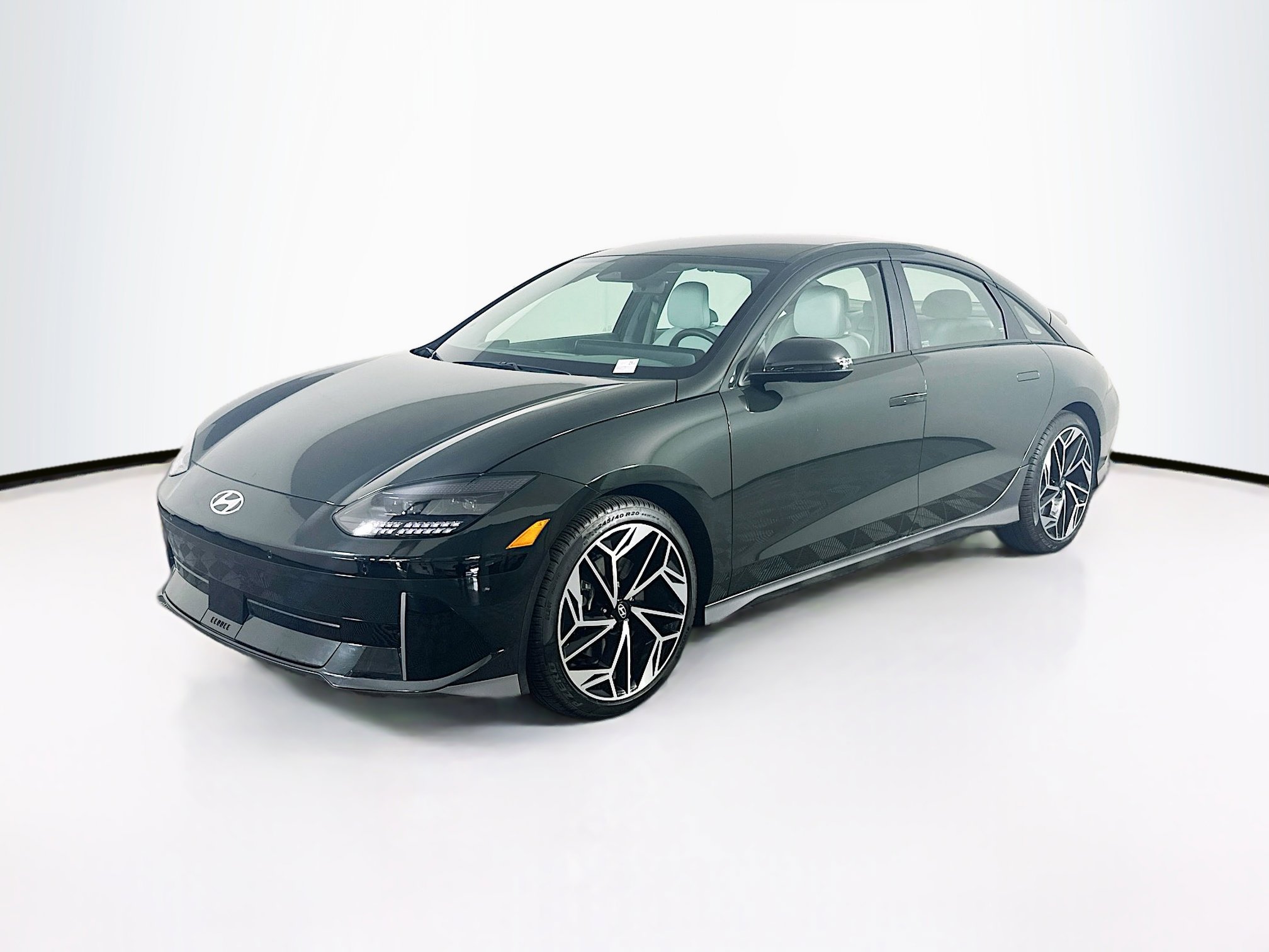 Used 2024 Hyundai Ioniq 6 SEL image 3