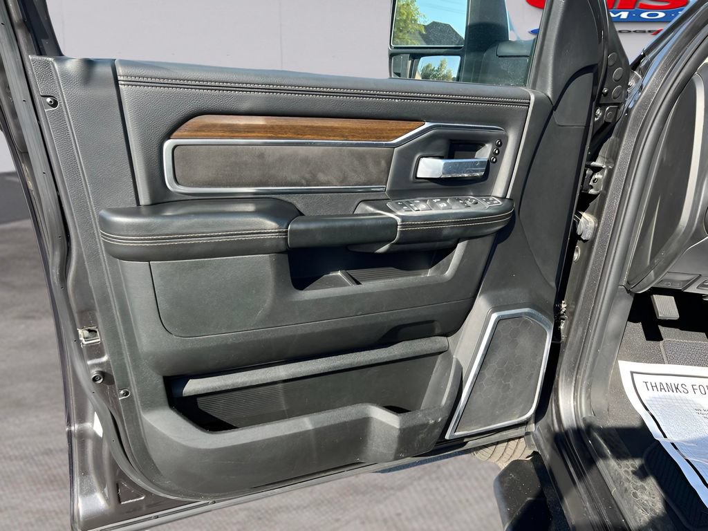 Used 2024 RAM 3500 Laramie AWD/4WD image 58