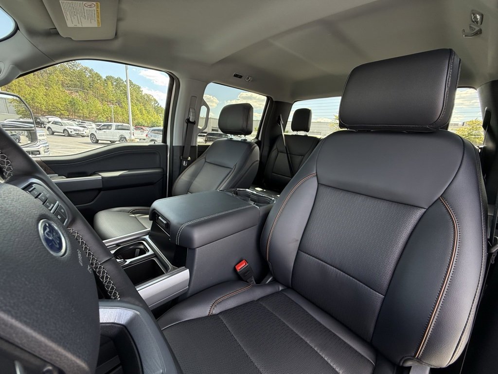New 2026 Ford F250 Lariat w/ Black Appearance Package image 22