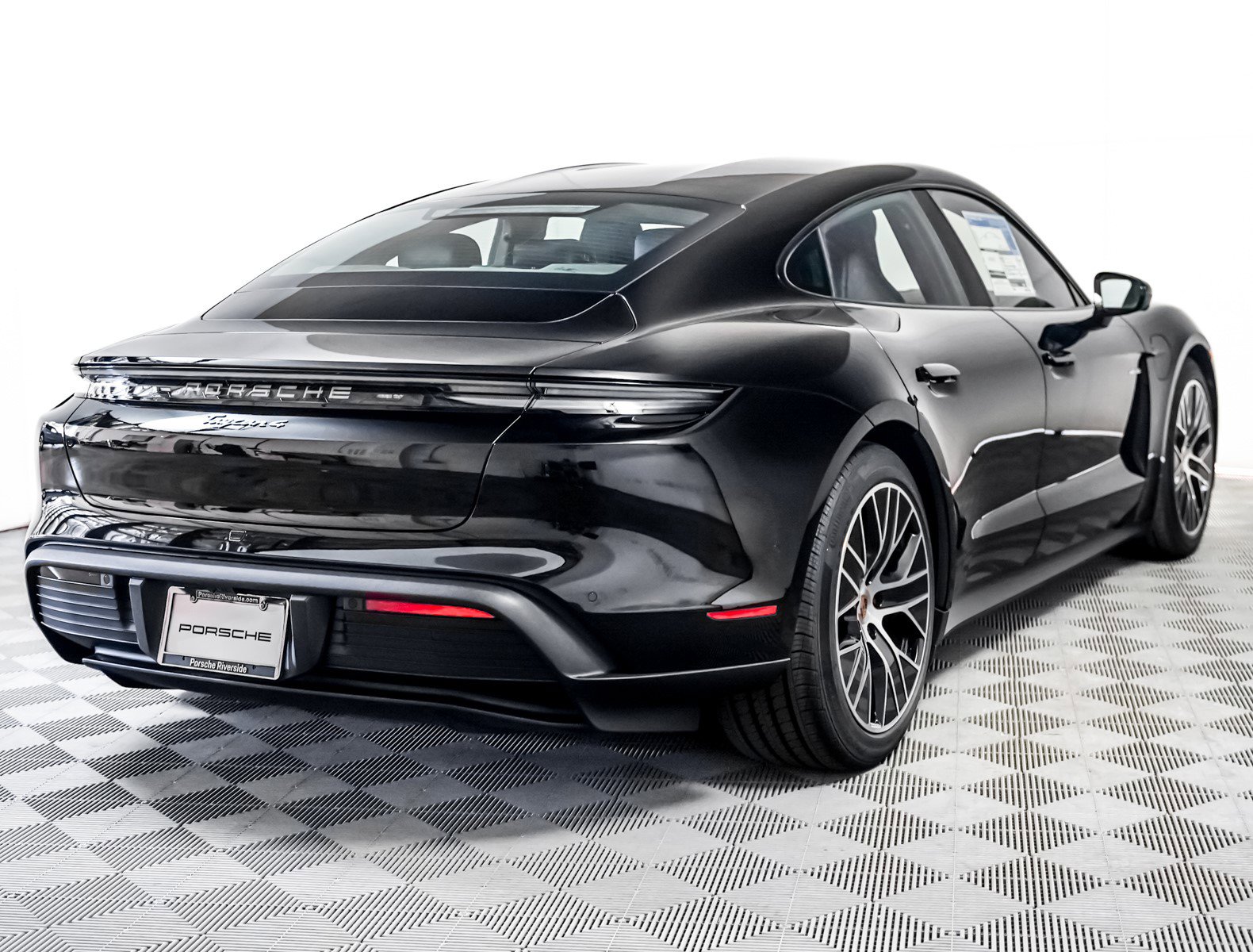 New 2026 Porsche Taycan image 10