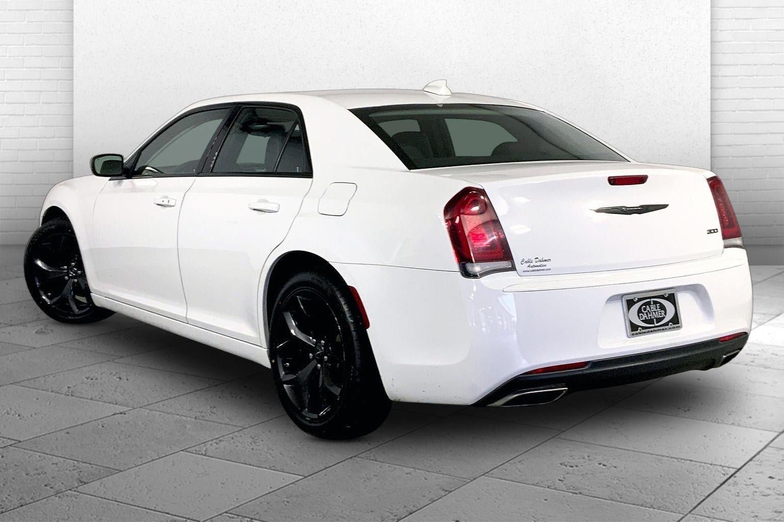 Used 2023 Chrysler 300 Touring w/ Sport Appearance Package RWD image 11
