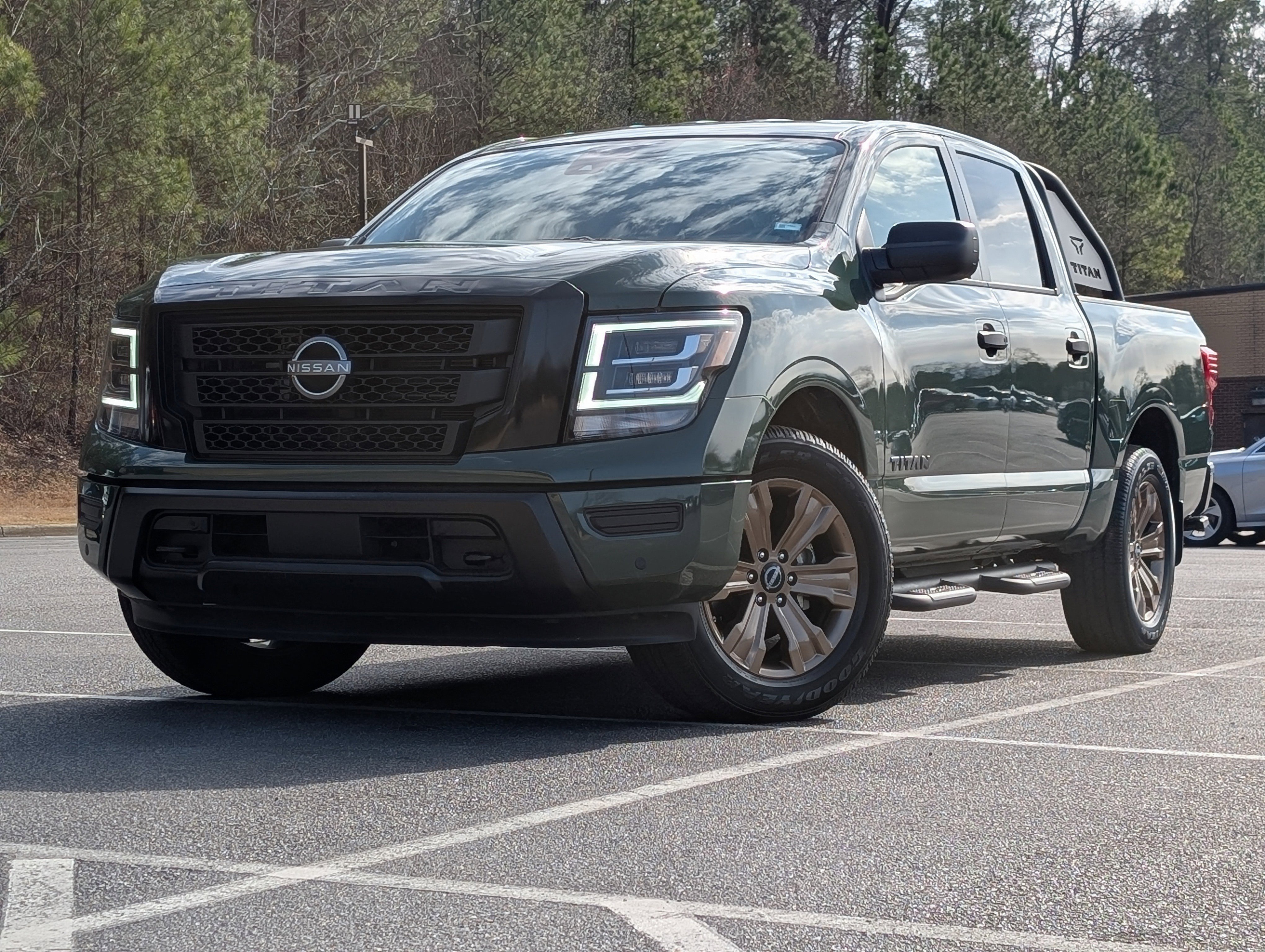 Used 2024 Nissan Titan SV w/ SV Bronze Edition Package image 4