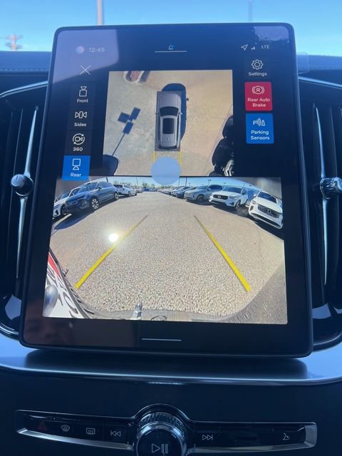 New 2026 Volvo XC90 B6 Plus w/ Protection Package Premier image 16