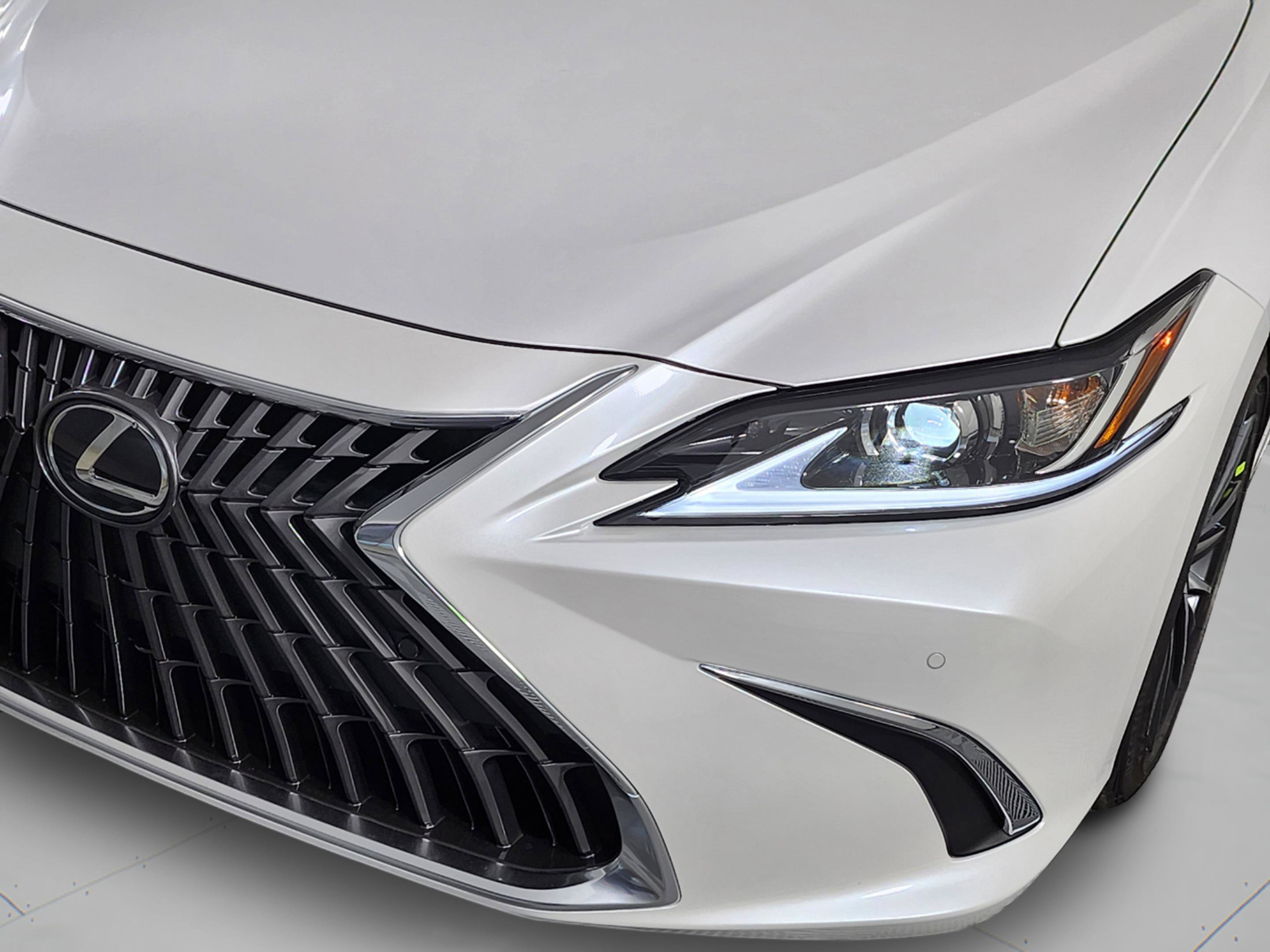 New 2025 Lexus ES 350 w/ Premium Package image 9