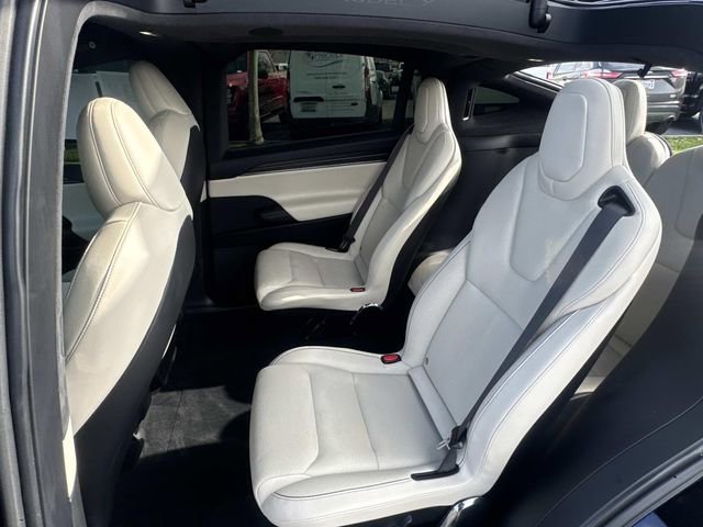 Used 2022 Tesla Model X Plaid image 18