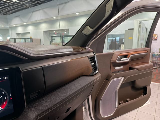 Used 2023 GMC Sierra 1500 Denali AWD/4WD image 25