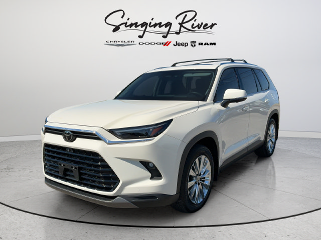 Used 2024 Toyota Grand Highlander AWD image 3