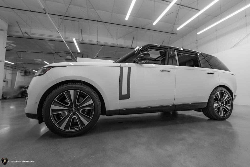 Used 2023 Land Rover Range Rover Long Wheelbase SE image 19