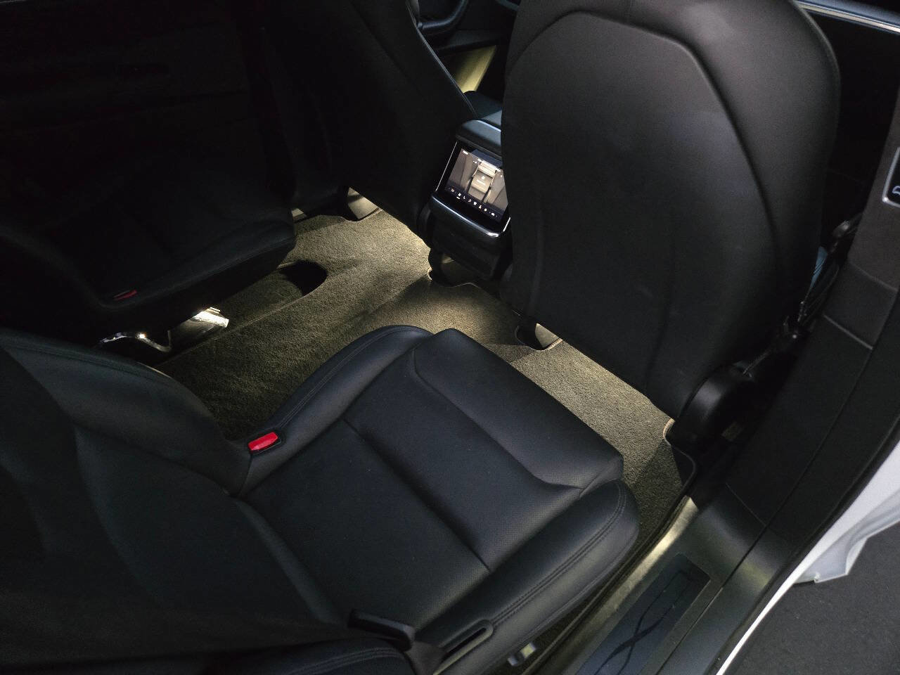 Used 2022 Tesla Model X Base AWD 4dr SUV image 27