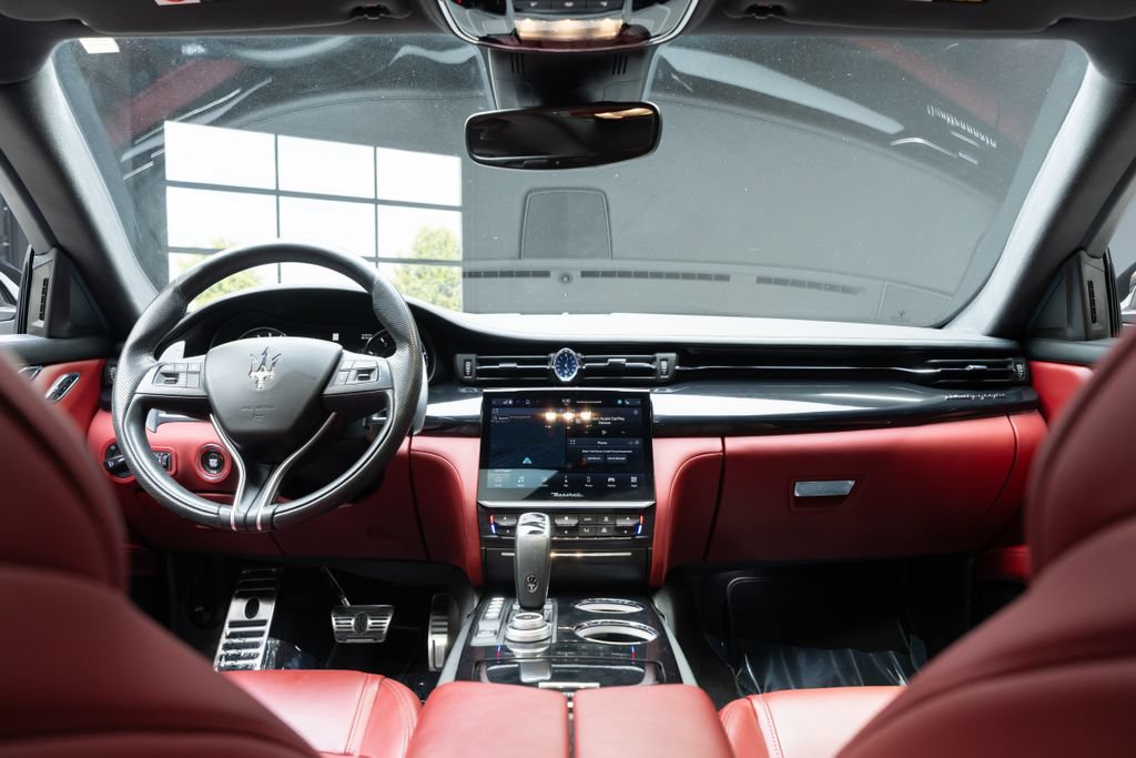 Used 2021 Maserati Quattroporte S GranSport Q4 AWD/4WD image 47