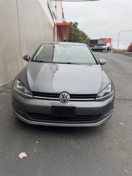 Used 2015 Volkswagen Golf S FWD image 3