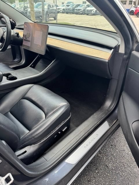 Used 2019 Tesla Model 3 Standard Range Plus RWD image 16