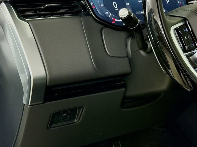 New 2026 Land Rover Range Rover SE image 10