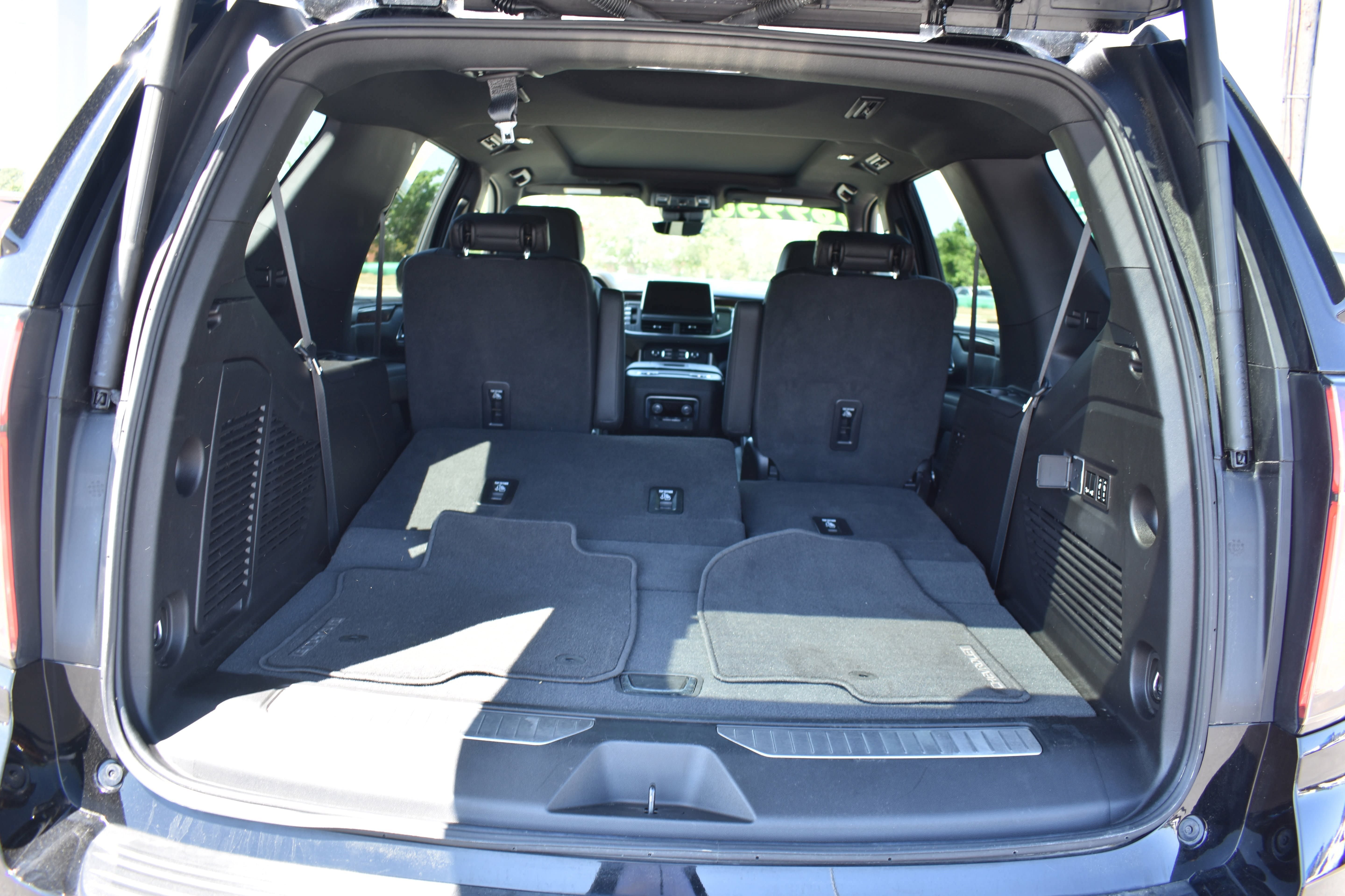 Used 2023 Chevrolet Tahoe High Country w/ Premium Package 2 AWD/4WD image 35