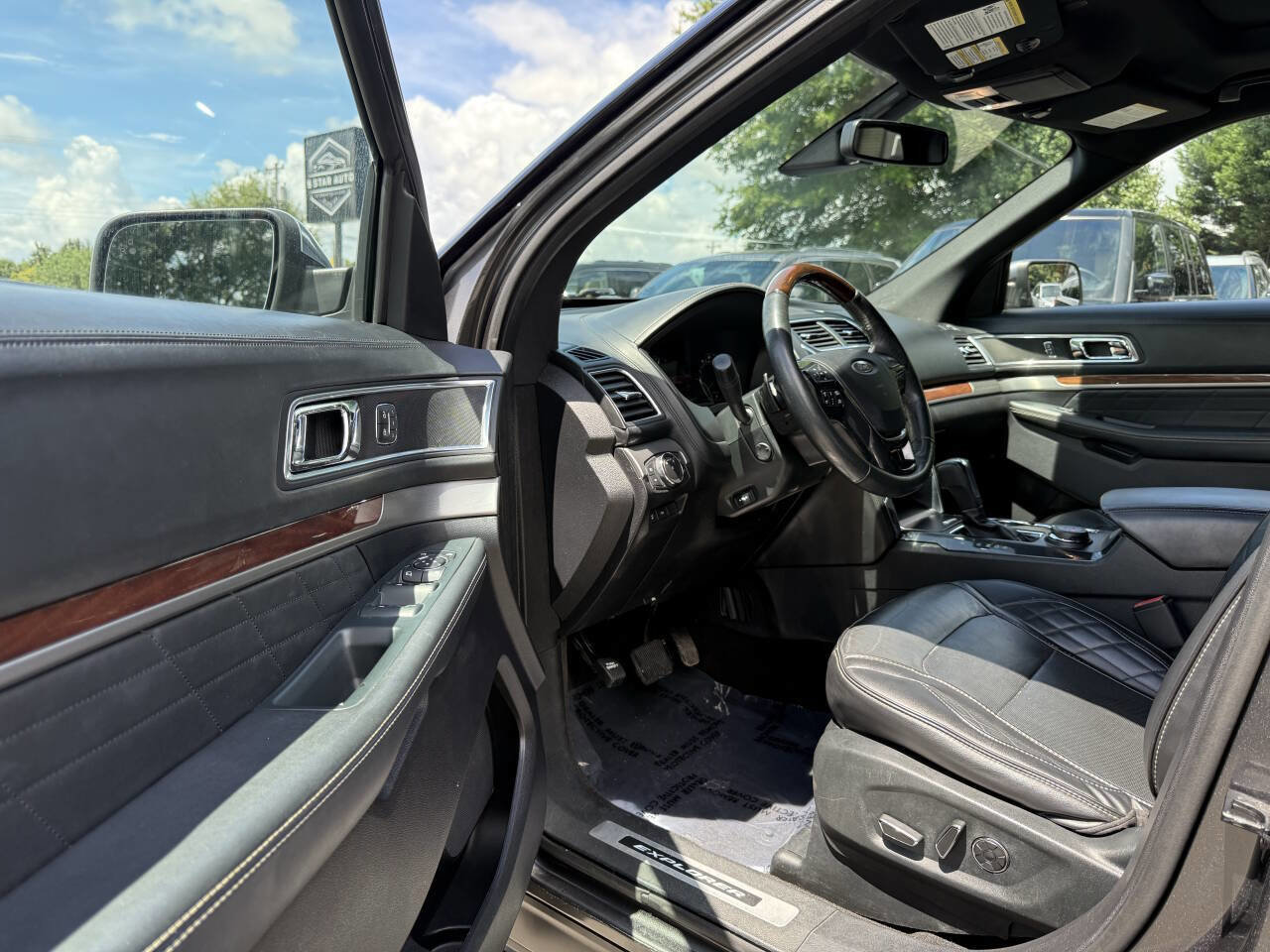 Used 2018 Ford Explorer Platinum image 7