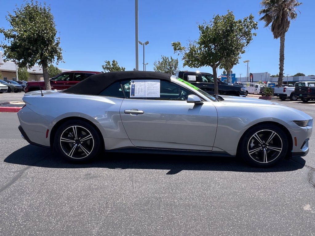 Used 2025 Ford Mustang Premium RWD image 10
