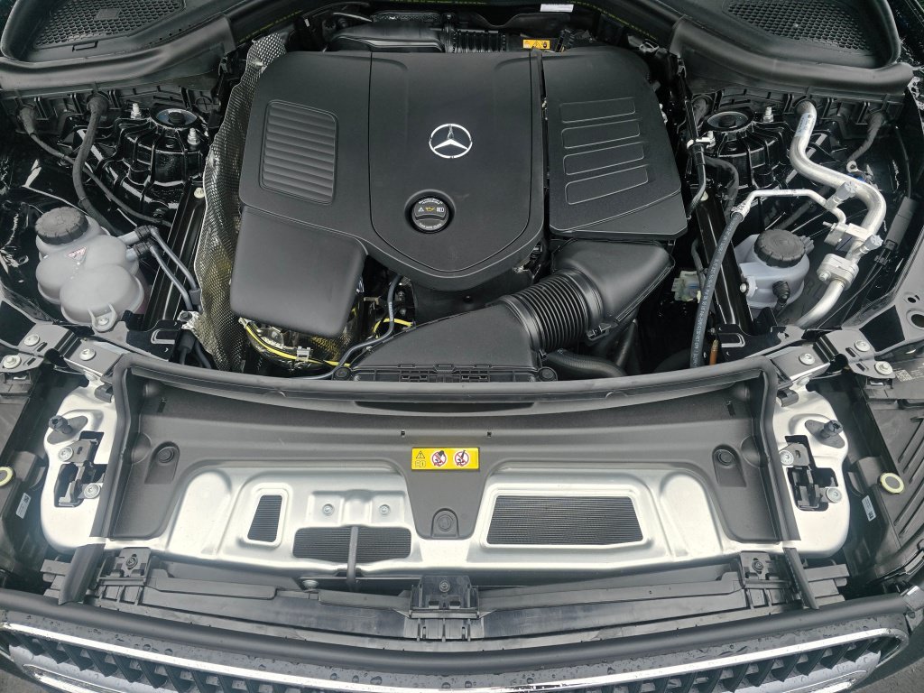 New 2026 Mercedes-Benz GLC 300 4MATIC image 11