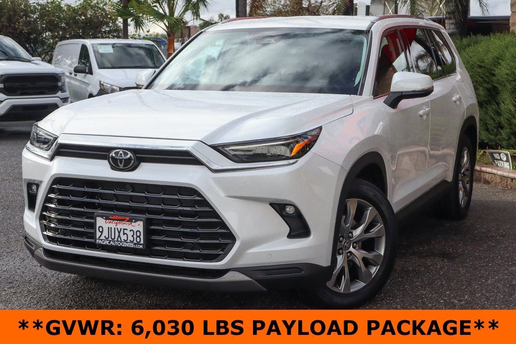 Used 2024 Toyota Grand Highlander Limited image 4
