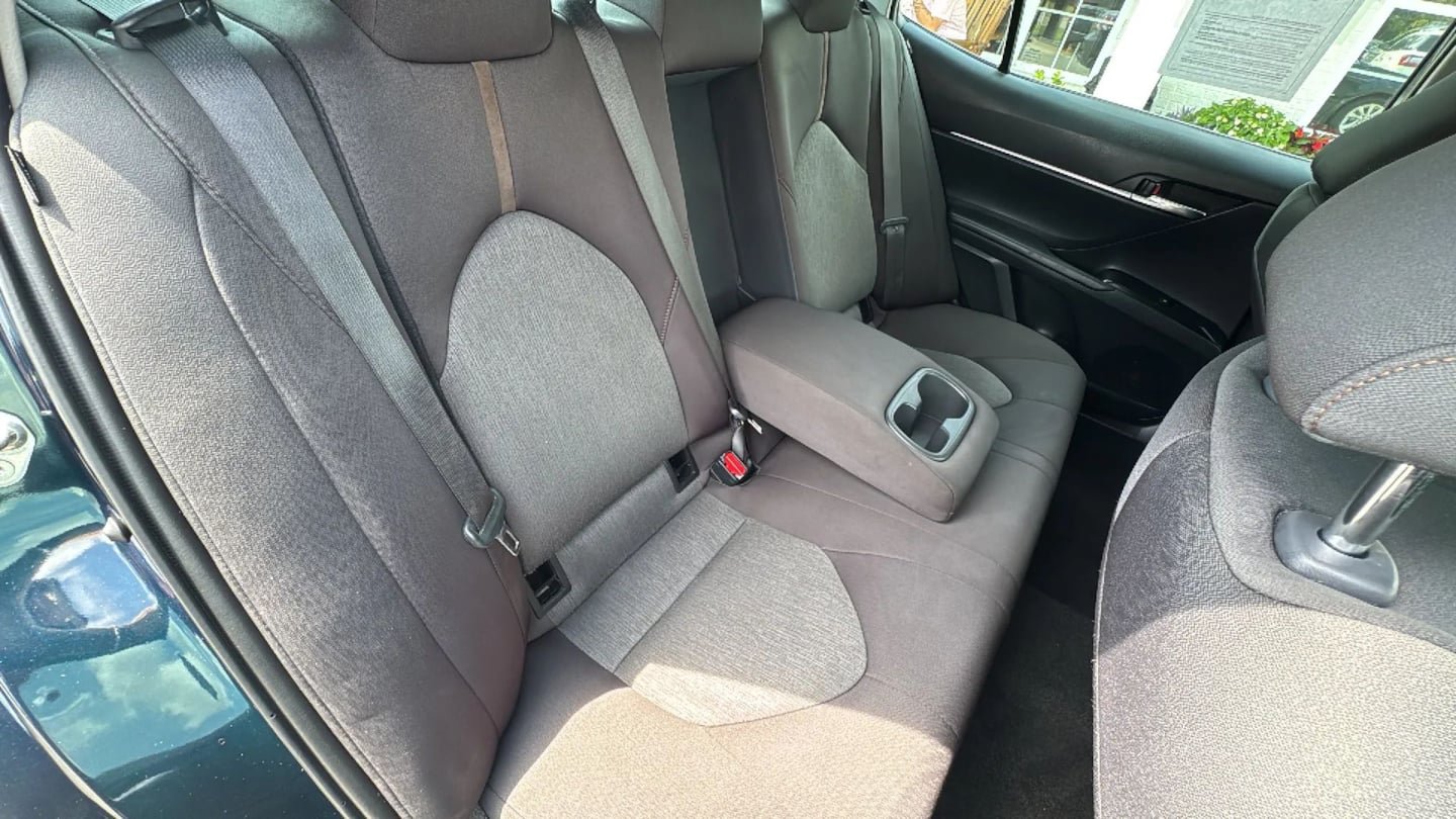 Used 2020 Toyota Camry LE FWD image 27