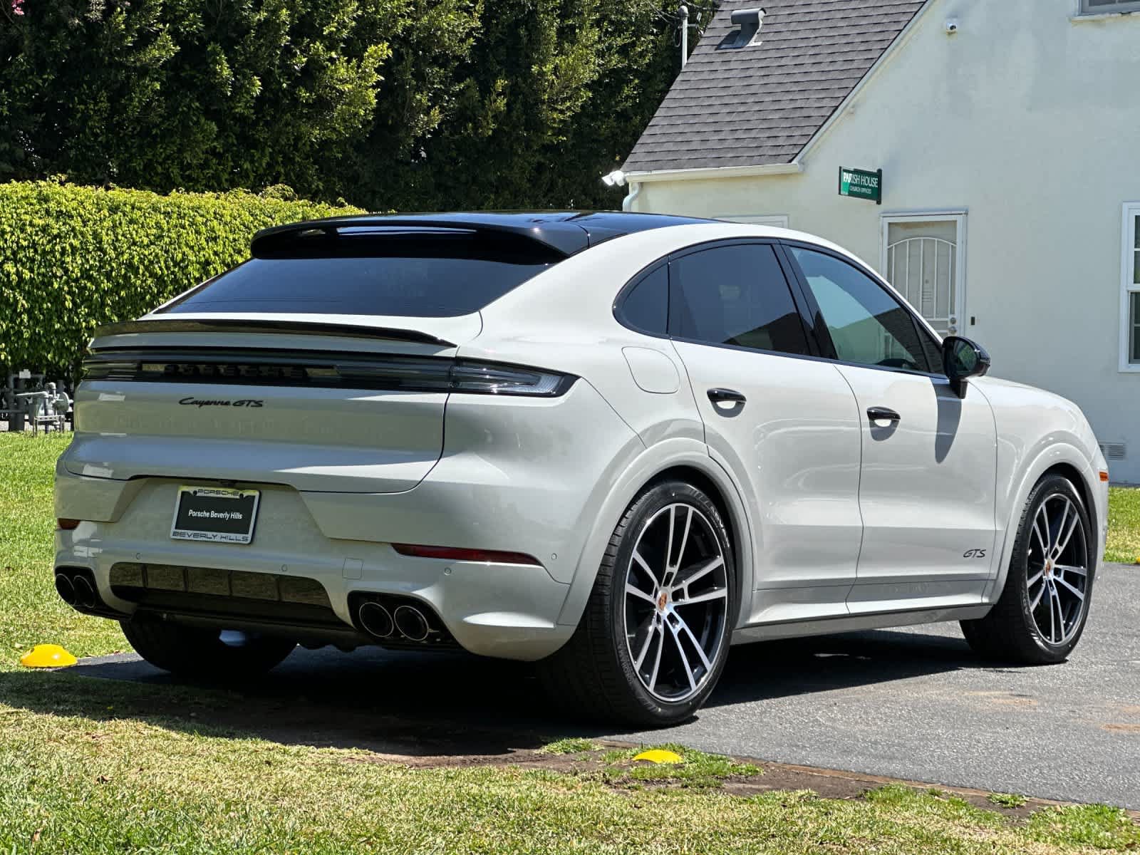 New 2026 Porsche Cayenne GTS AWD/4WD image 8